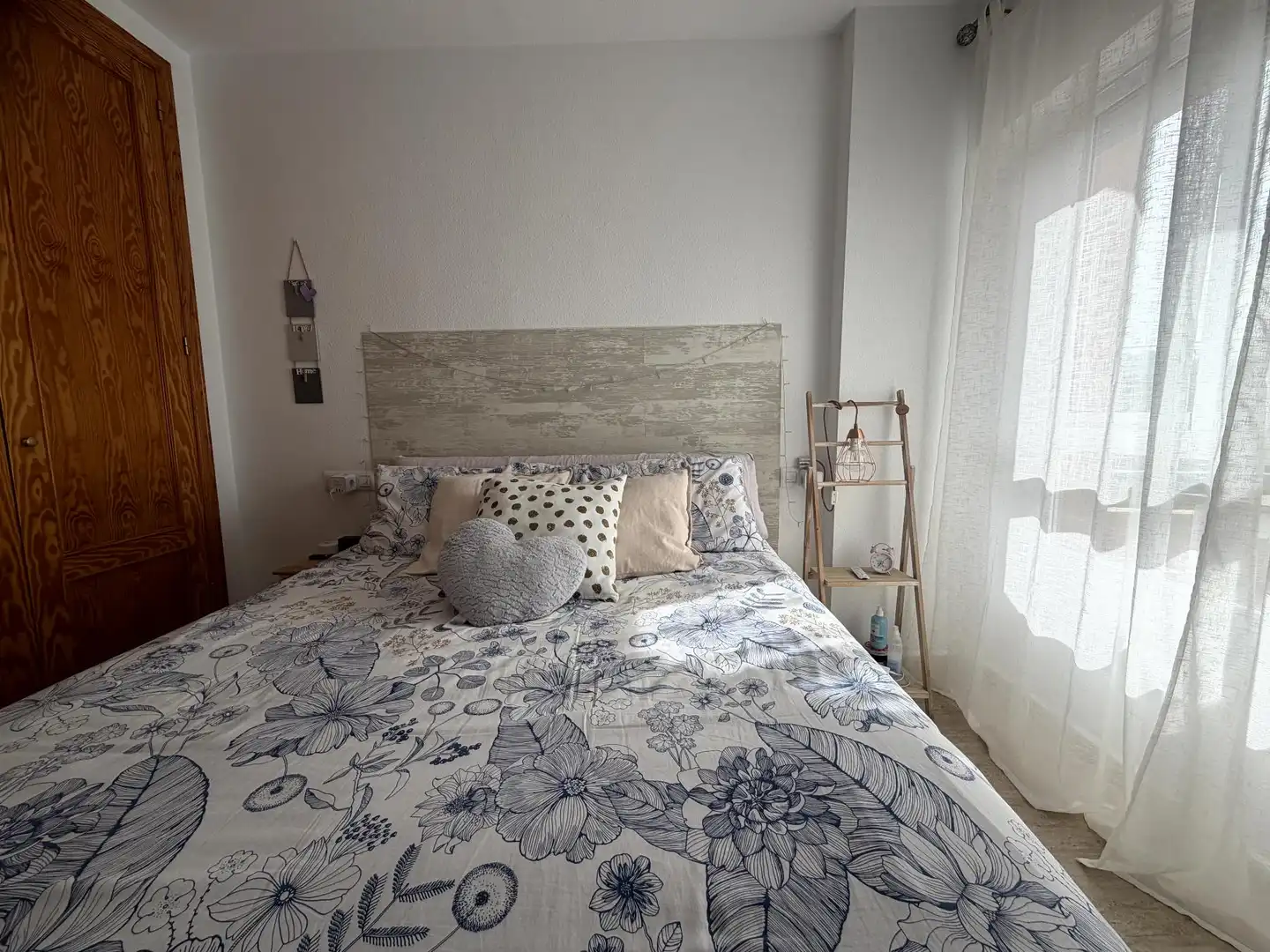 Dormitori de Apartament de lloguer en Cartagena amb Aire condicionat i Balcó