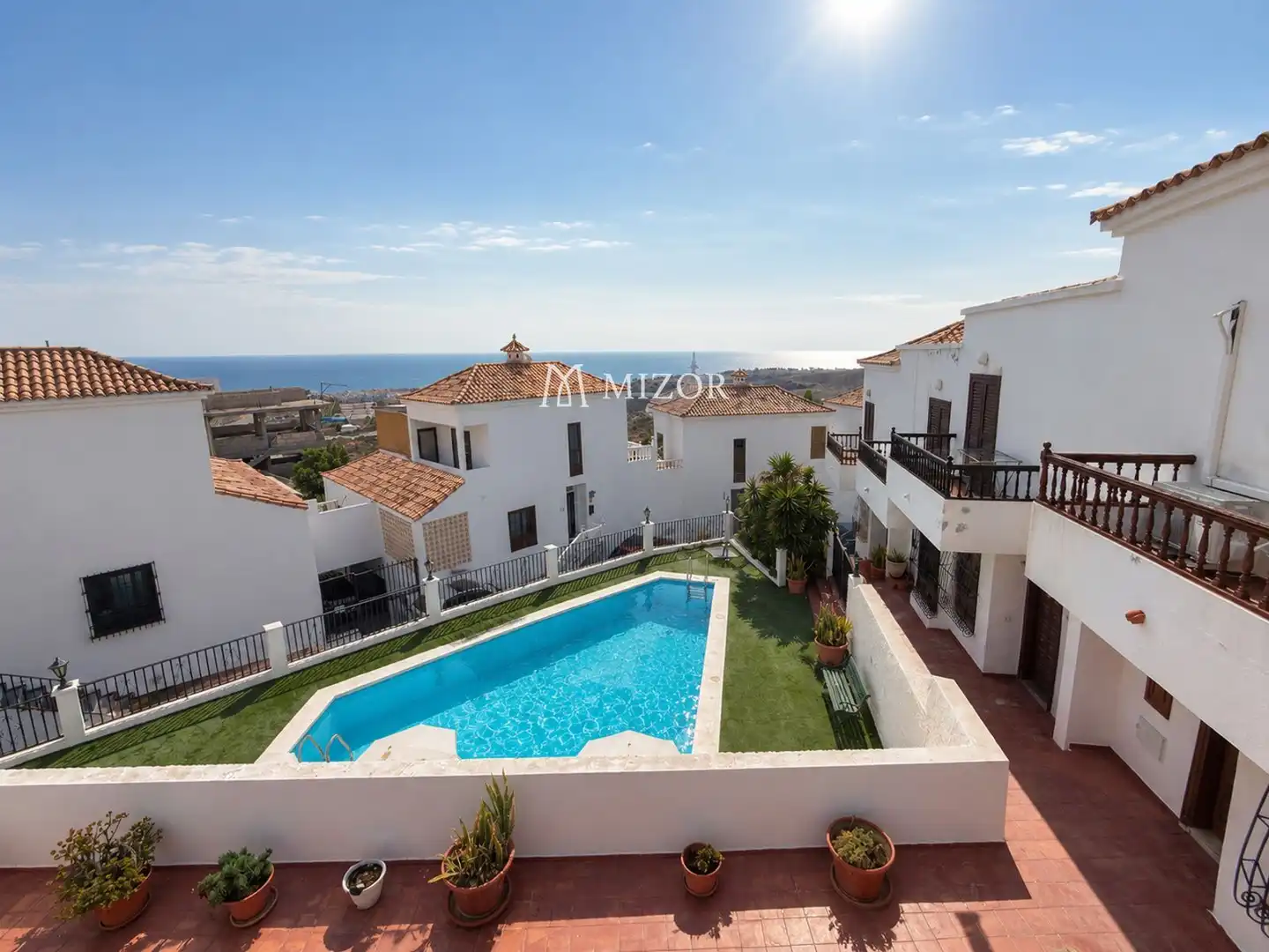 Vista exterior de Casa adosada en venda en Arona amb Piscina i Piscina comunitària