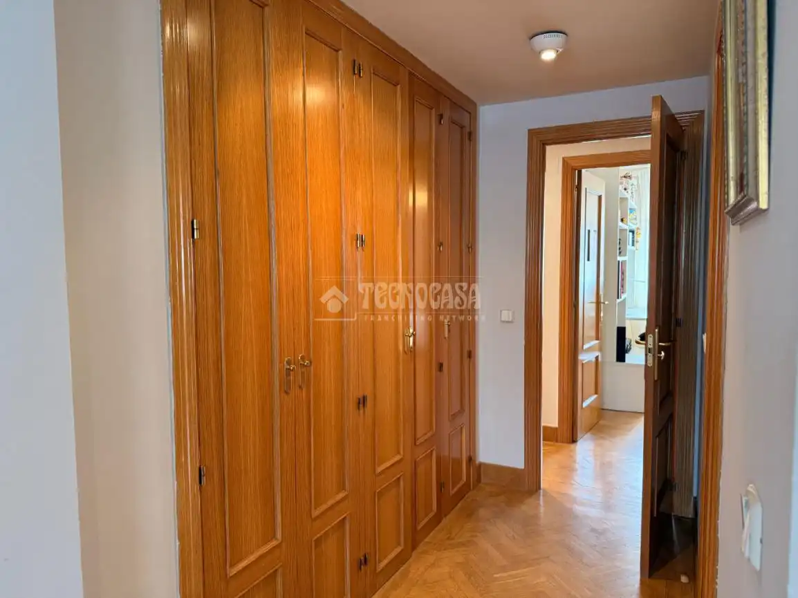 Flat for sale in Madrid  with Heating, Private garden and Parquet flooring