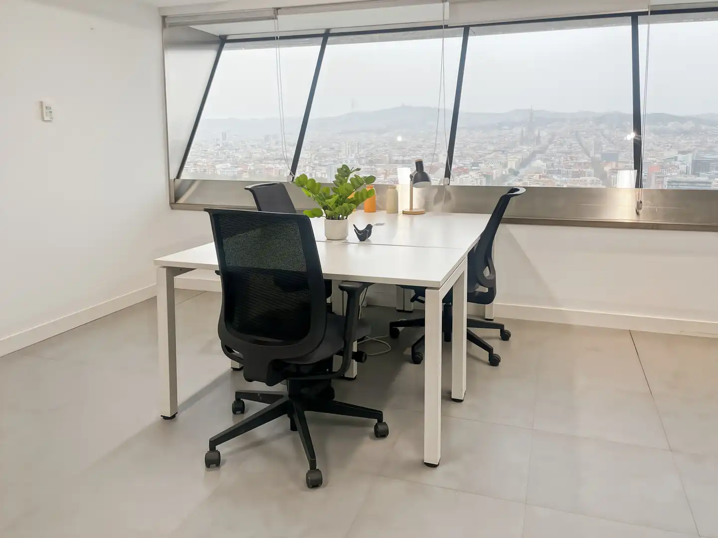 Büro zur Miete in Barcelona mit Klimaanlage, Heizung und Möbliert