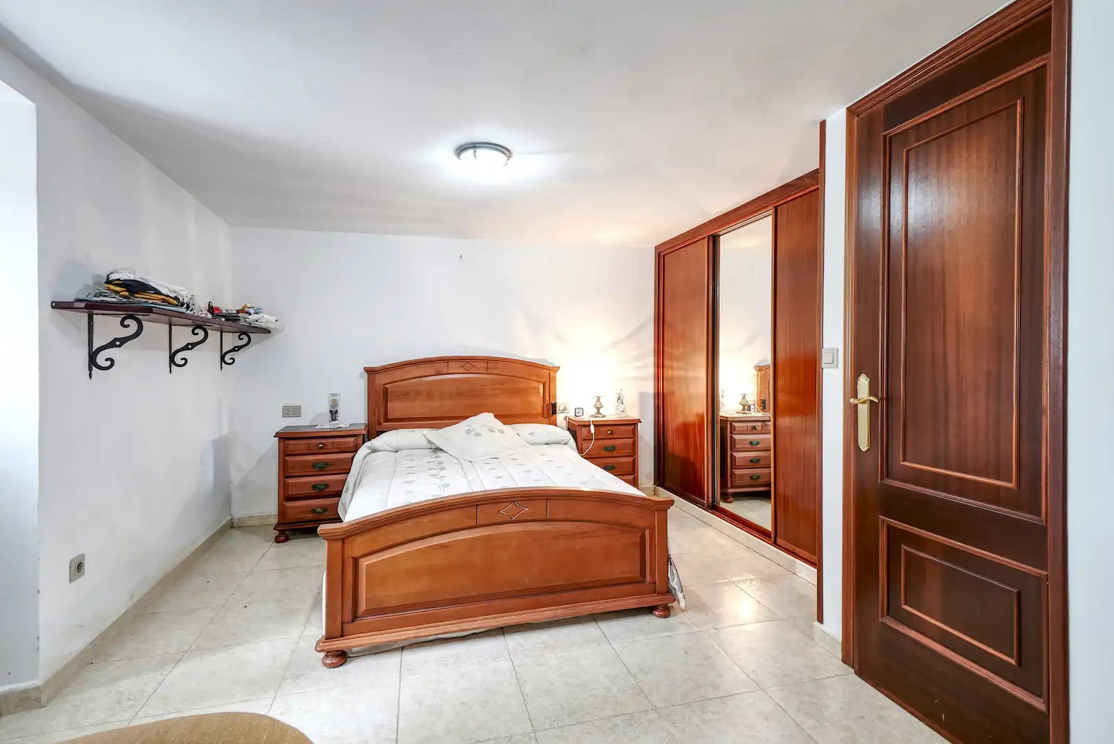 Dormitori de Casa o xalet en venda en Guitiriz amb Jardí privat, Moblat i Forn