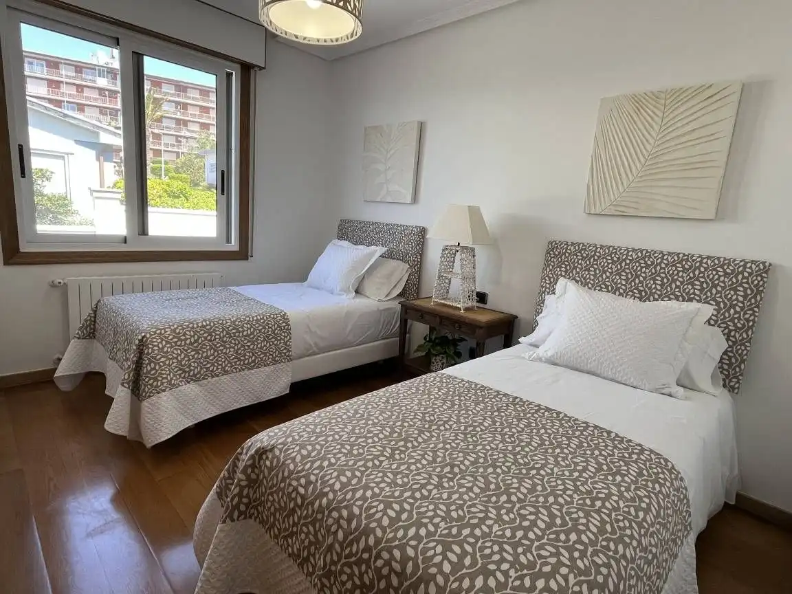Habitación de Finca rústica de alquiler en Baiona con Jardín privado, Terraza y Piscina