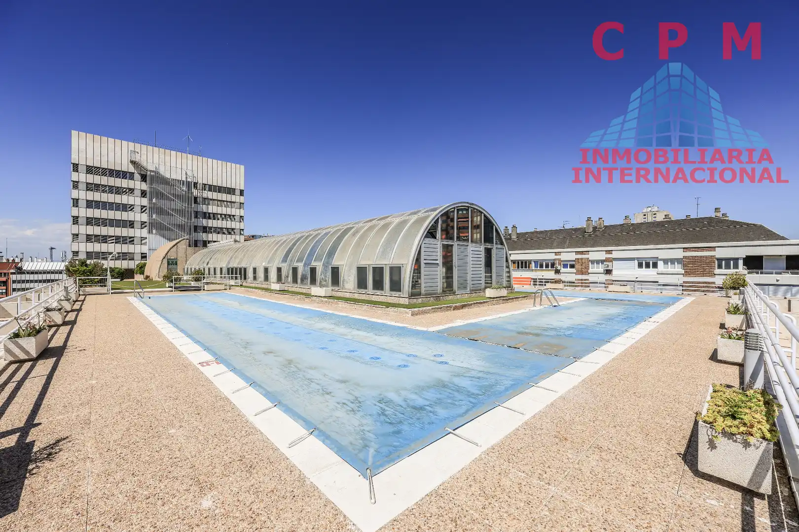 Schwimmbecken von Wohnung zur Miete in Madrid mit Klimaanlage, Heizung und Parkett
