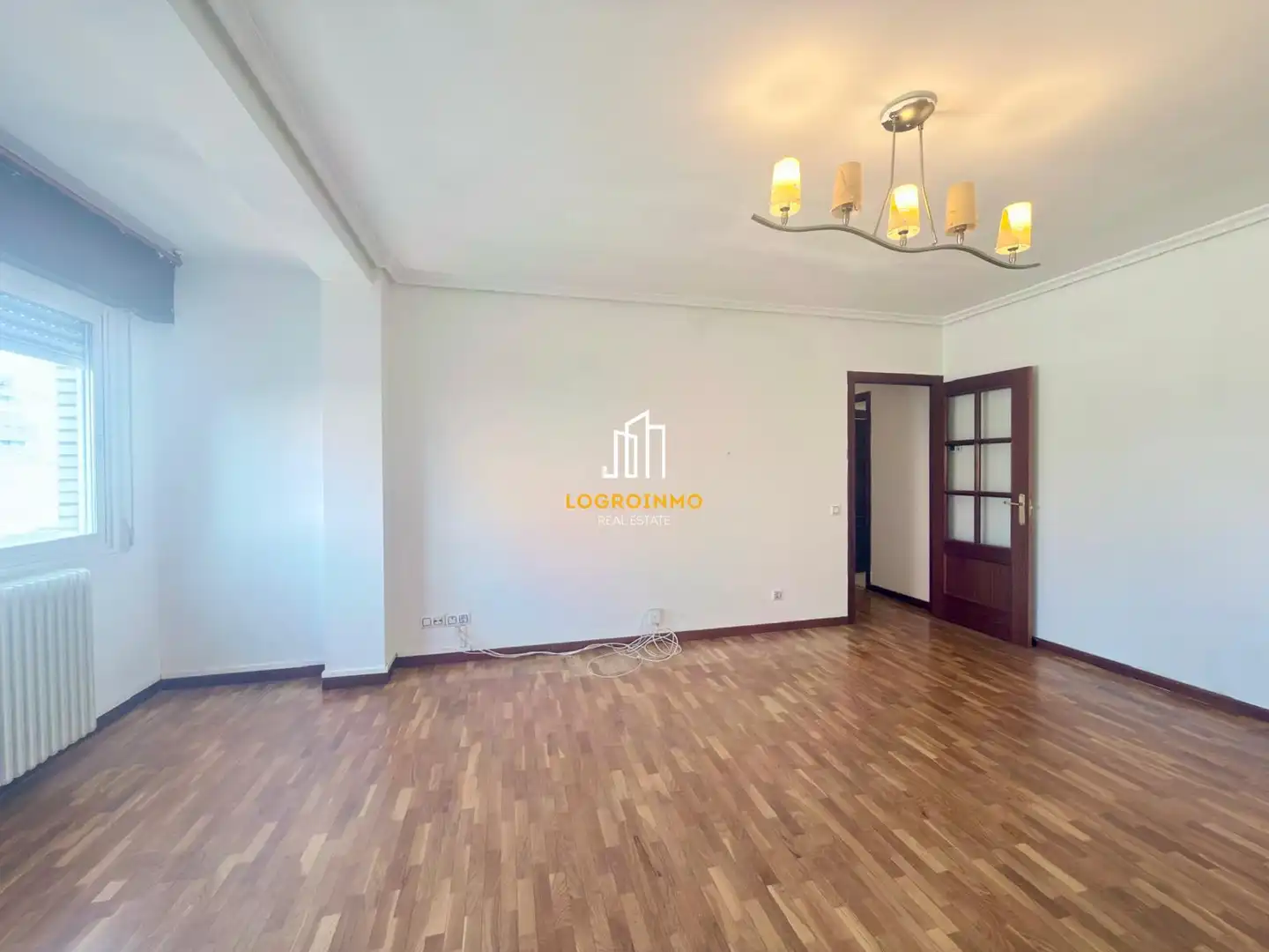 Sala de estar de Piso en venta en  Logroño con Calefacción, Trastero y Balcón