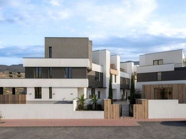 Reihenhaus mit Pool zum Verkauf in N/A