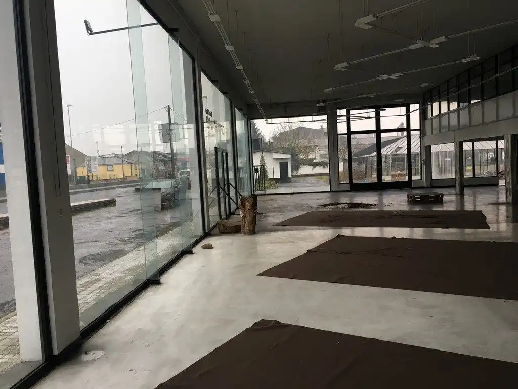 Fabrikhallen zur Miete in Lugo