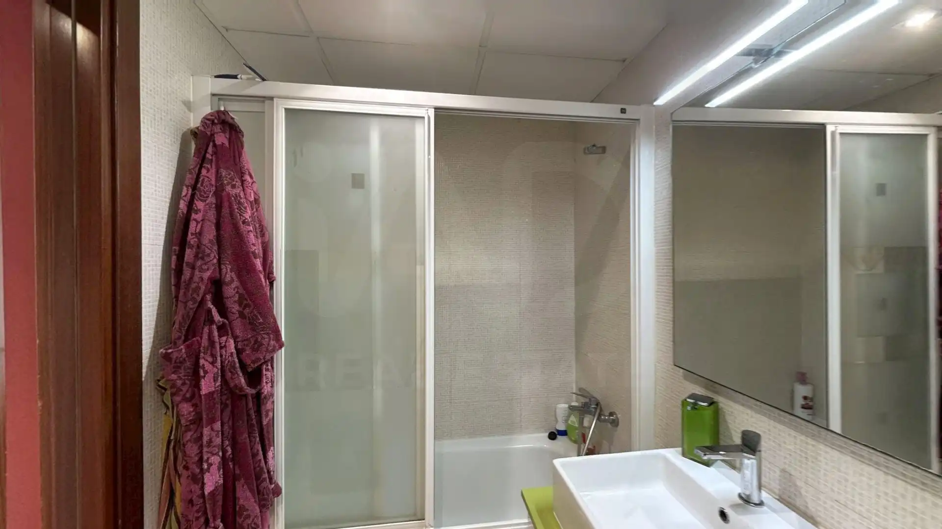 Bany de Pis en venda en Tortosa amb Aire condicionat, Calefacció i Terrassa
