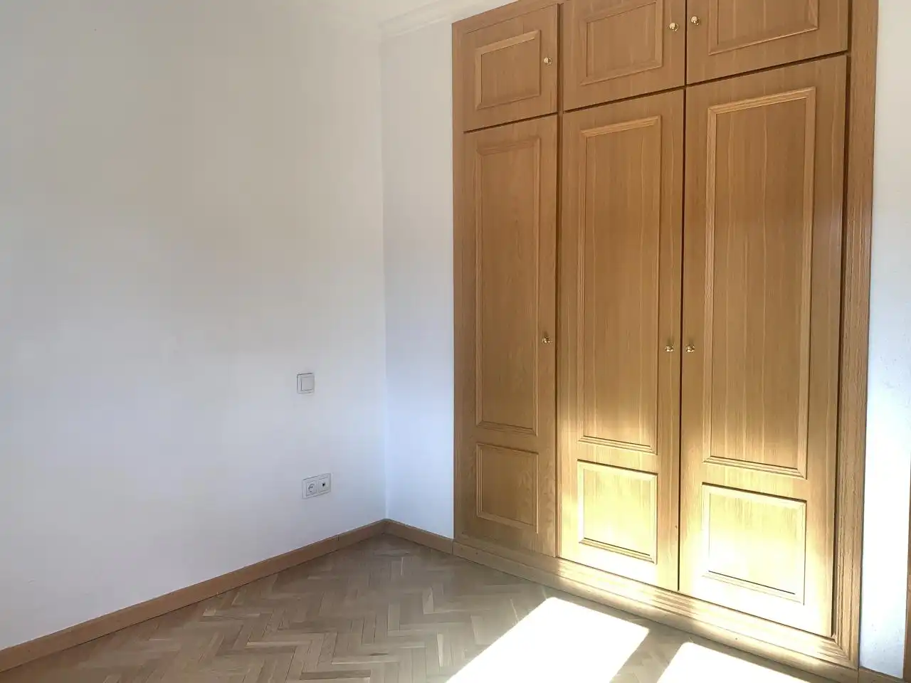 Habitación de Piso de alquiler en Manzanares El Real con Parquet, Terraza y Piscina comunitaria