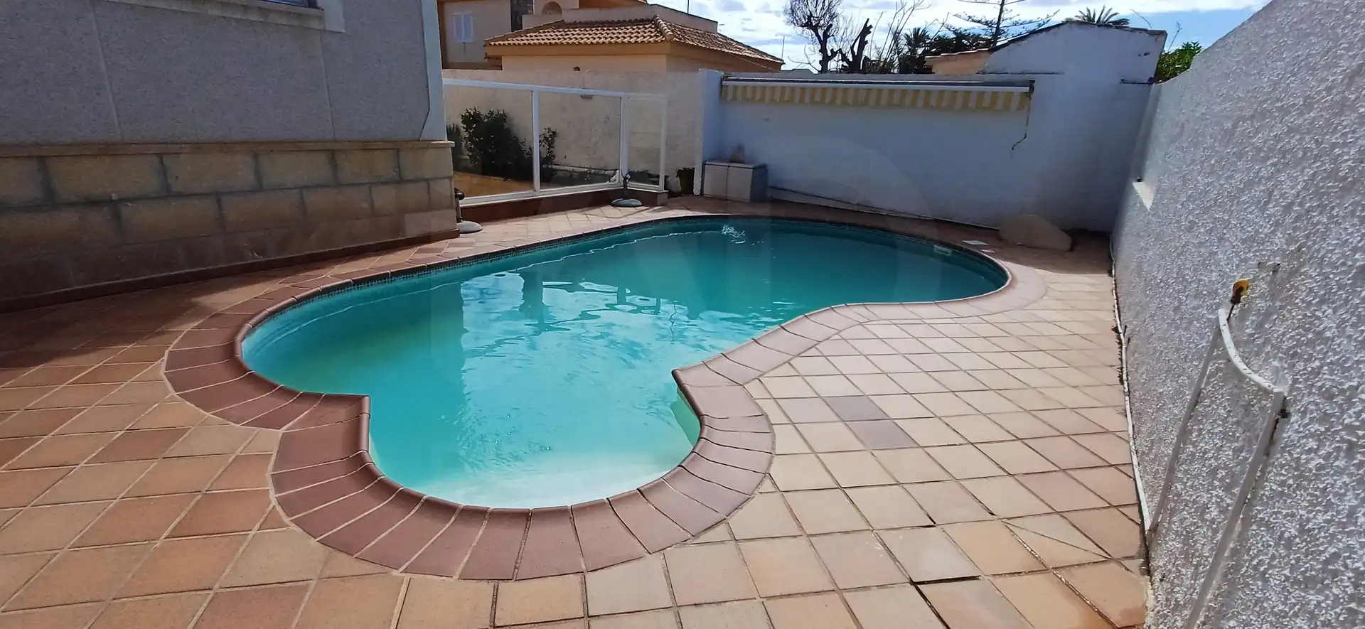 Xalet amb piscina en venda a Playa del Galán, imagen 4