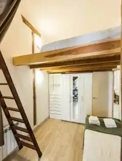 Habitación de Piso en venta en Madrid con Calefacción