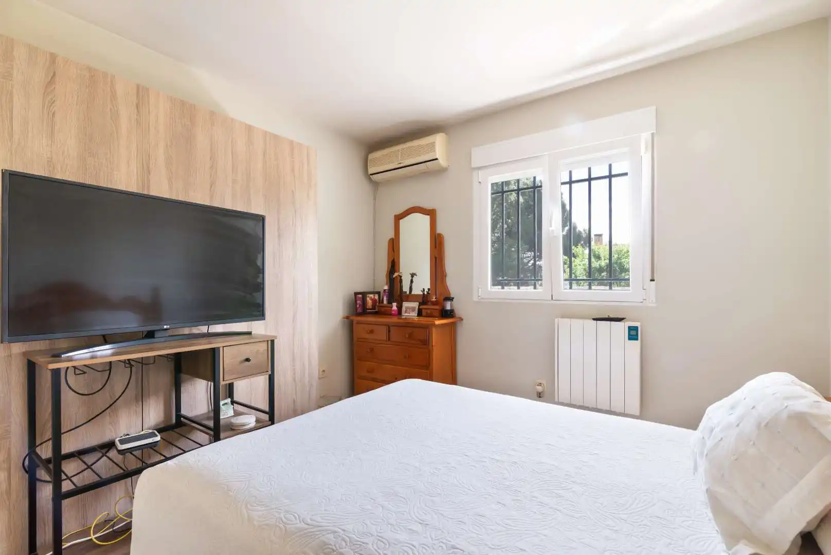 Bedroom of Houses for sale in San Martín de Valdeiglesias  with Air Conditioner, Heating and Private garden