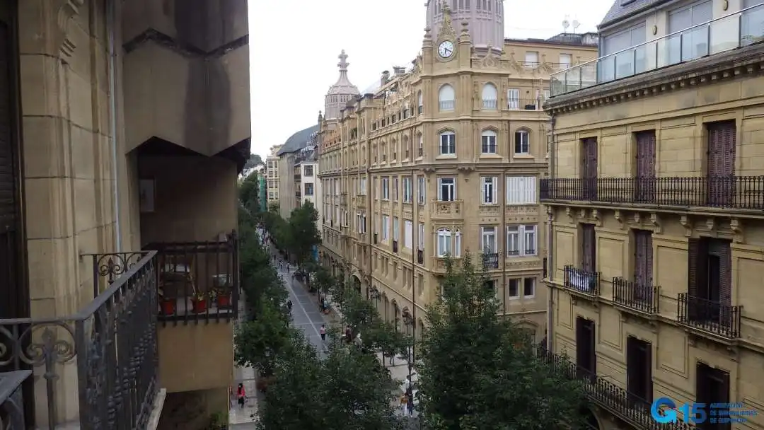 Vista exterior de Pis de lloguer en Donostia - San Sebastián  amb Calefacció i Balcó