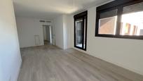 Living room of Flat for sale in  Madrid Capital  with Air Conditioner, Terrace and Balcony