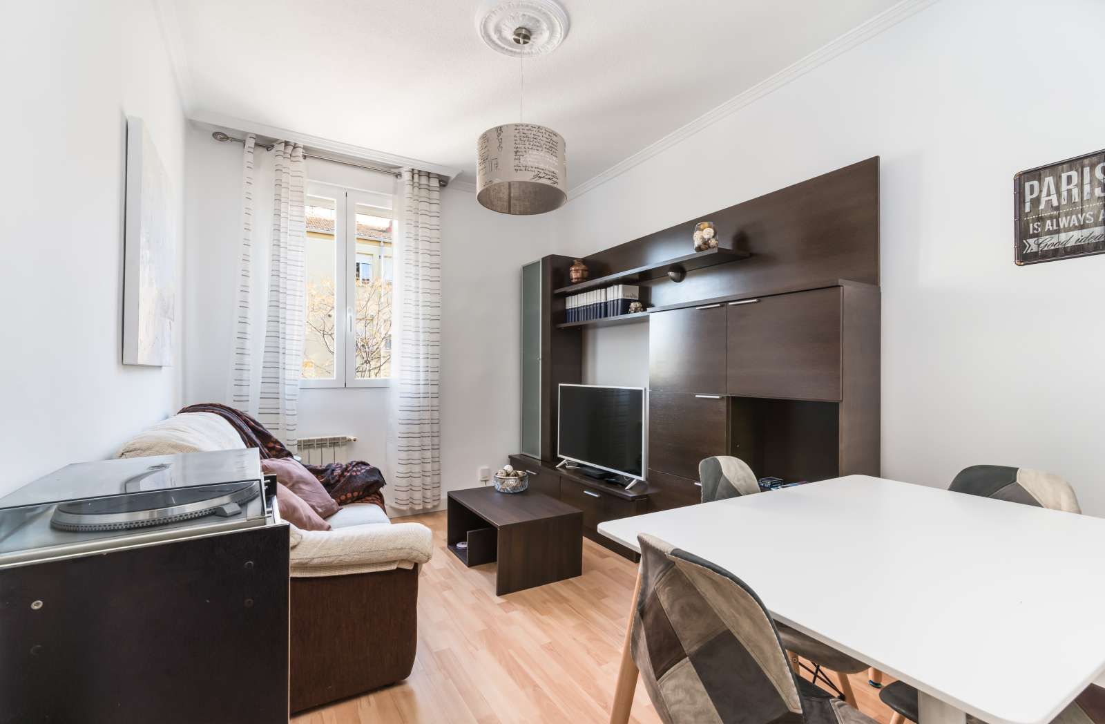 Living room of Apartment to share in  Madrid Capital  with Air Conditioner, Heating and Terrace