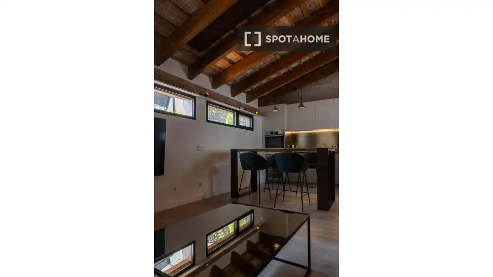 Appartamento con terrazza in affitto a L'Eixample, imagen 6