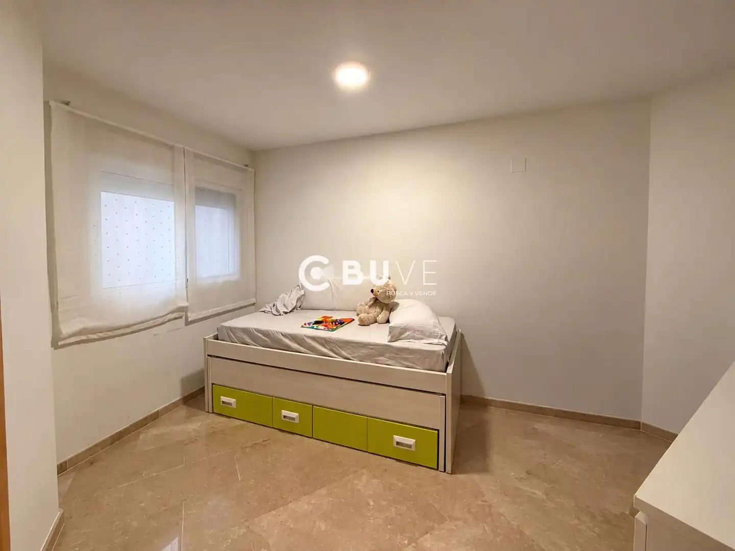Bedroom of Flat for sale in Ador  with Air Conditioner, Terrace and Furnished