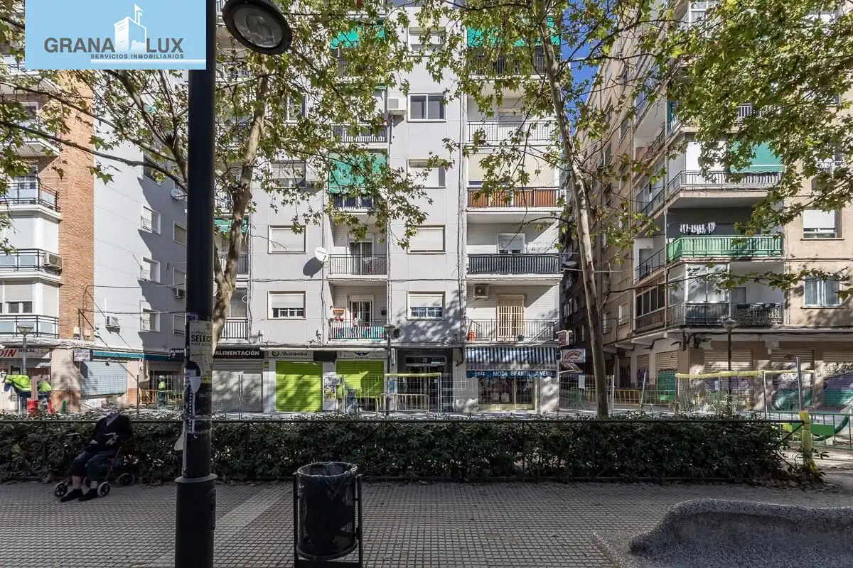 Außenansicht von Wohnung zum Verkauf in Granada mit Klimaanlage und Heizung