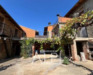 Vista exterior de Finca rústica en venda en Isòvol amb Parquet, Terrassa i Traster