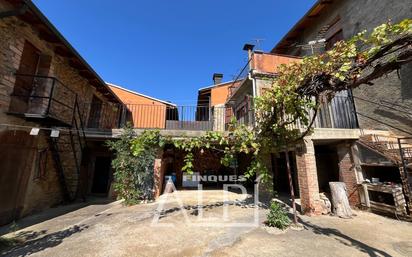 Vista exterior de Finca rústica en venda en Isòvol amb Parquet, Terrassa i Traster