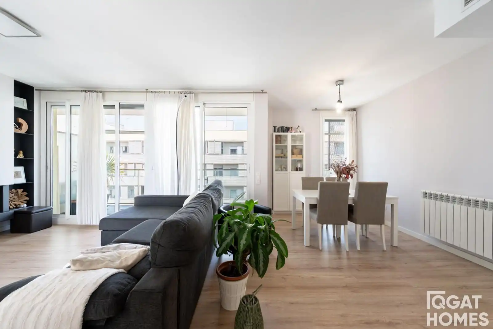 Living room of Attic for sale in Sant Cugat del Vallès  with Air Conditioner, Heating and Storage room