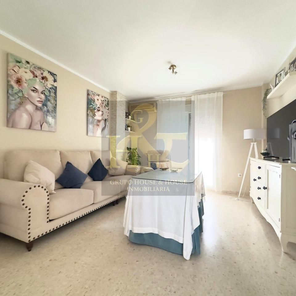 Single-family semi-detached for sale in El Pino - Bajo de Guía