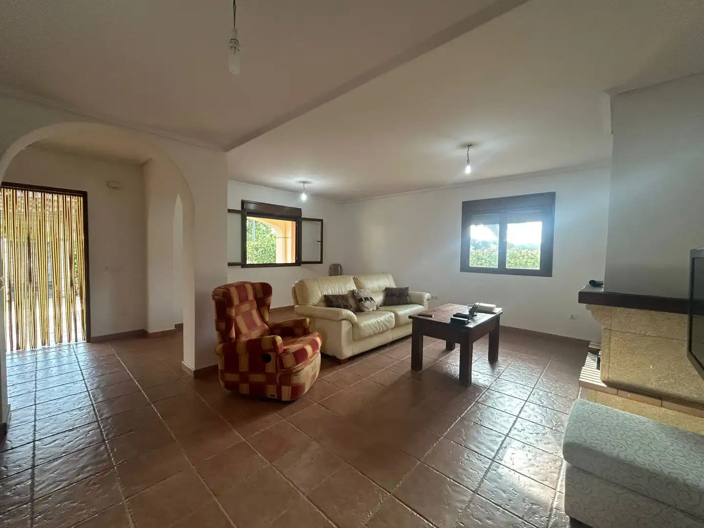 Sala de estar de Casa o chalet en venta en Santibáñez el Alto con Jardín privado, Trastero y Amueblado