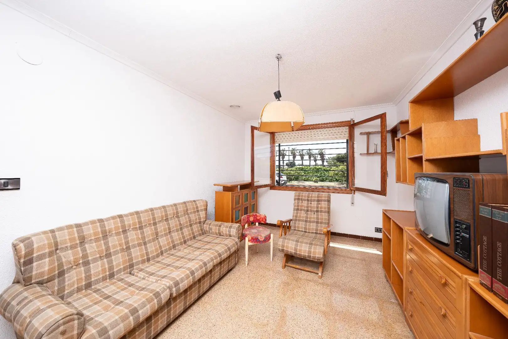 Sala d'estar de Casa o xalet en venda en Elche / Elx amb Jardí privat, Terrassa i Piscina
