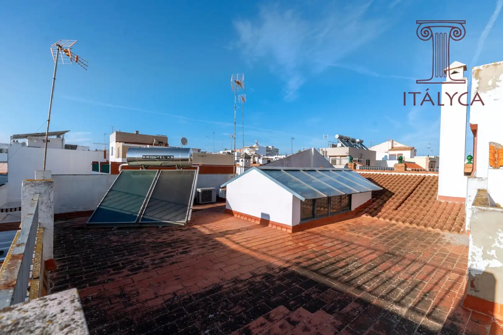 Terrassa de Casa o xalet en venda en Bormujos amb Aire condicionat, Calefacció i Jardí privat