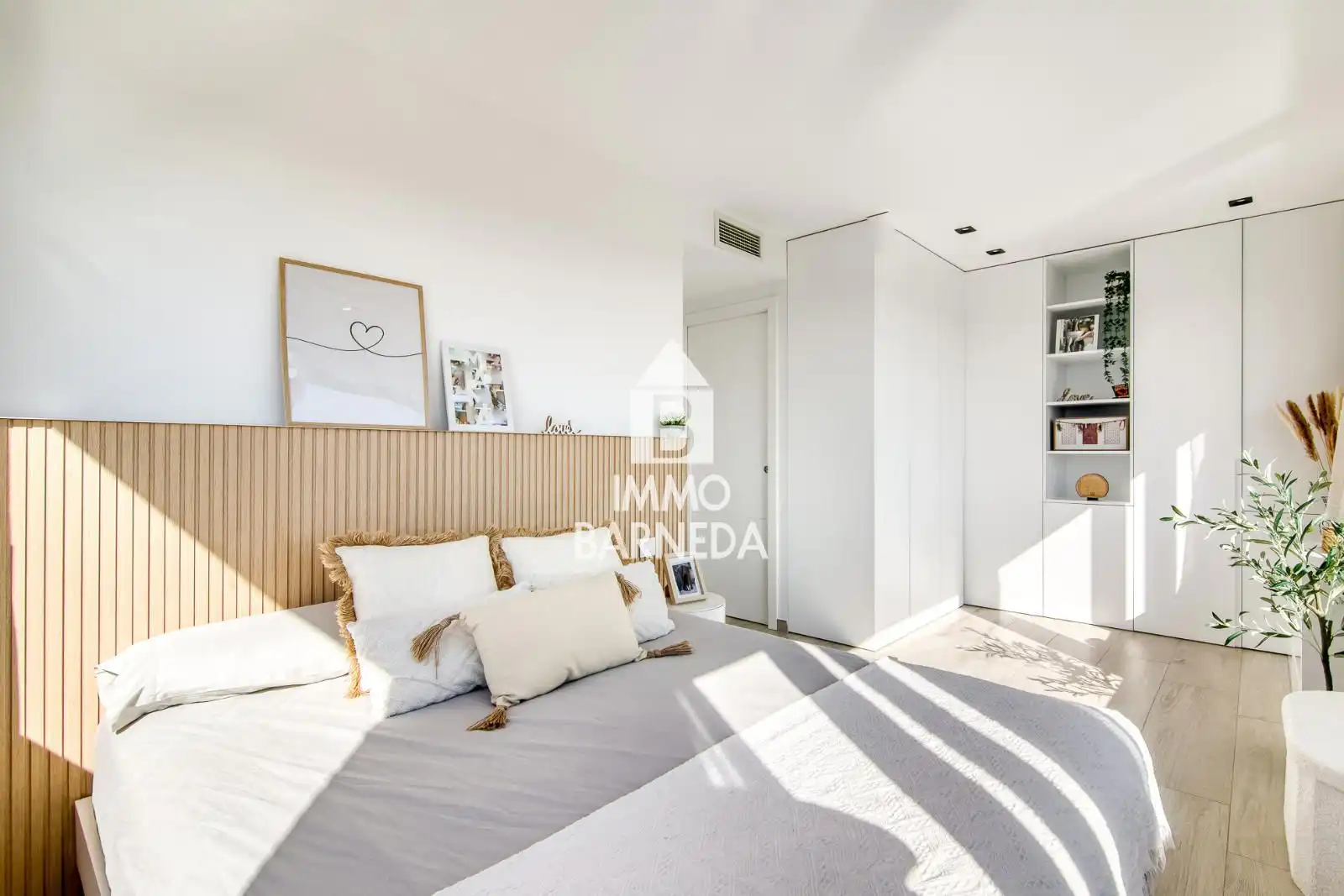 Schlafzimmer von Haus oder Chalet zum Verkauf in Palau-saverdera mit Klimaanlage, Heizung und Privatgarten