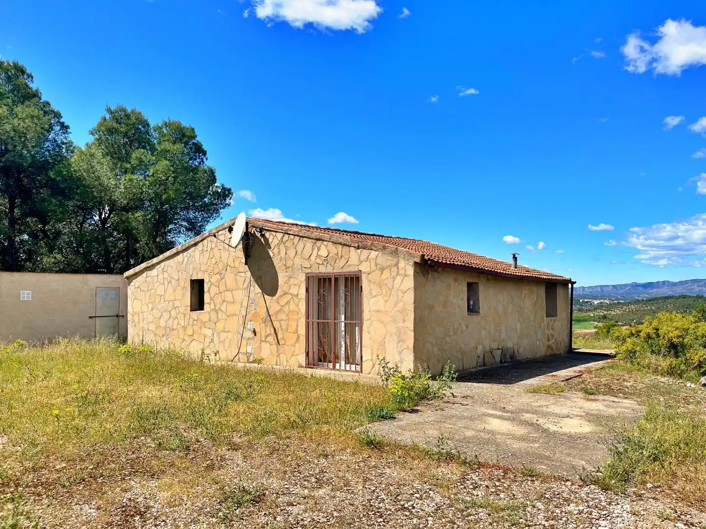 Houses for sale in Flix