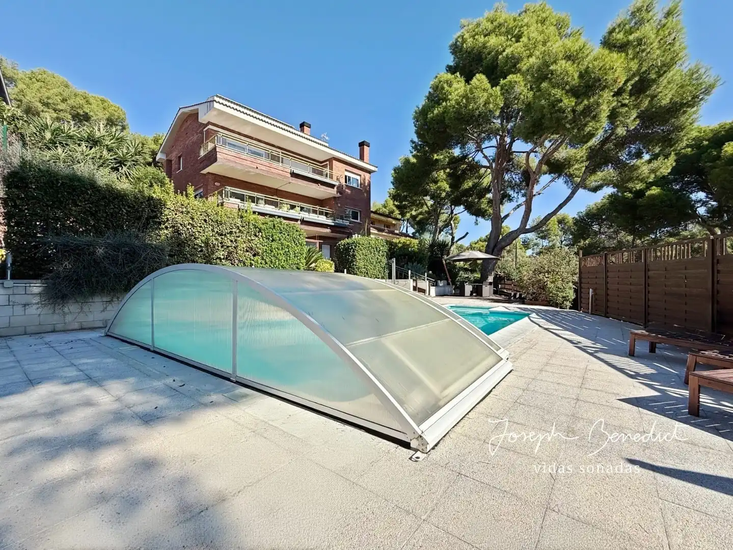 Swimming pool of Houses for sale in Castelldefels  with Air Conditioner, Heating and Private garden