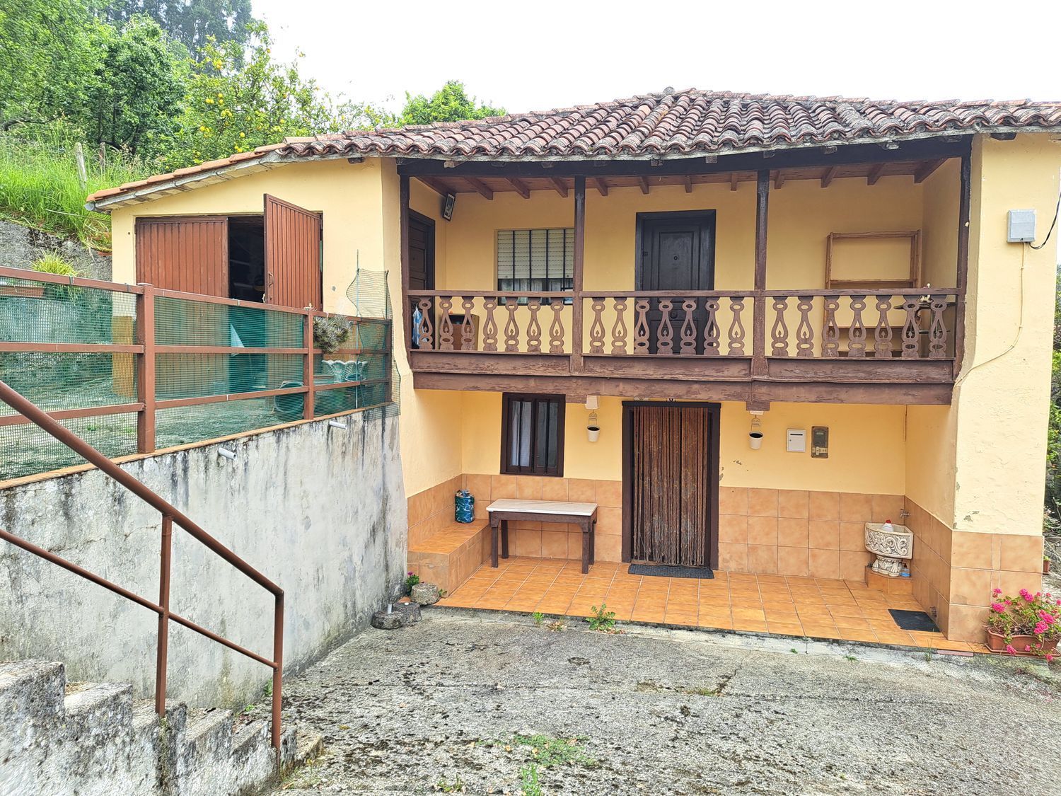 Vista exterior de Casa o xalet en venda en Villaviciosa amb Traster i Piscina