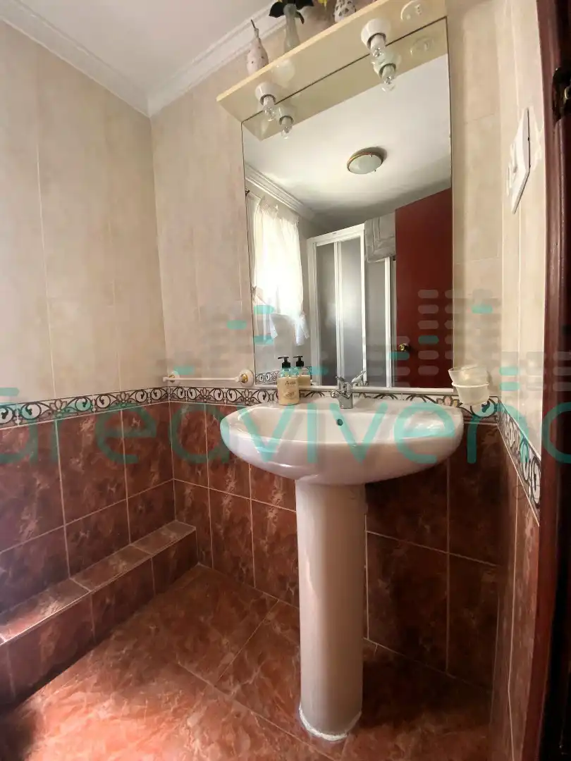 Baño de Piso en venta en Castellón de la Plana / Castelló de la Plana con Aire acondicionado y Amueblado