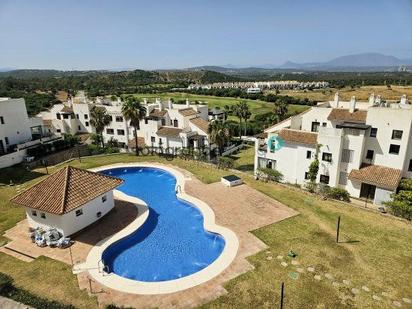 Vista exterior de Apartament en venda en La Alcaidesa amb Aire condicionat i Terrassa