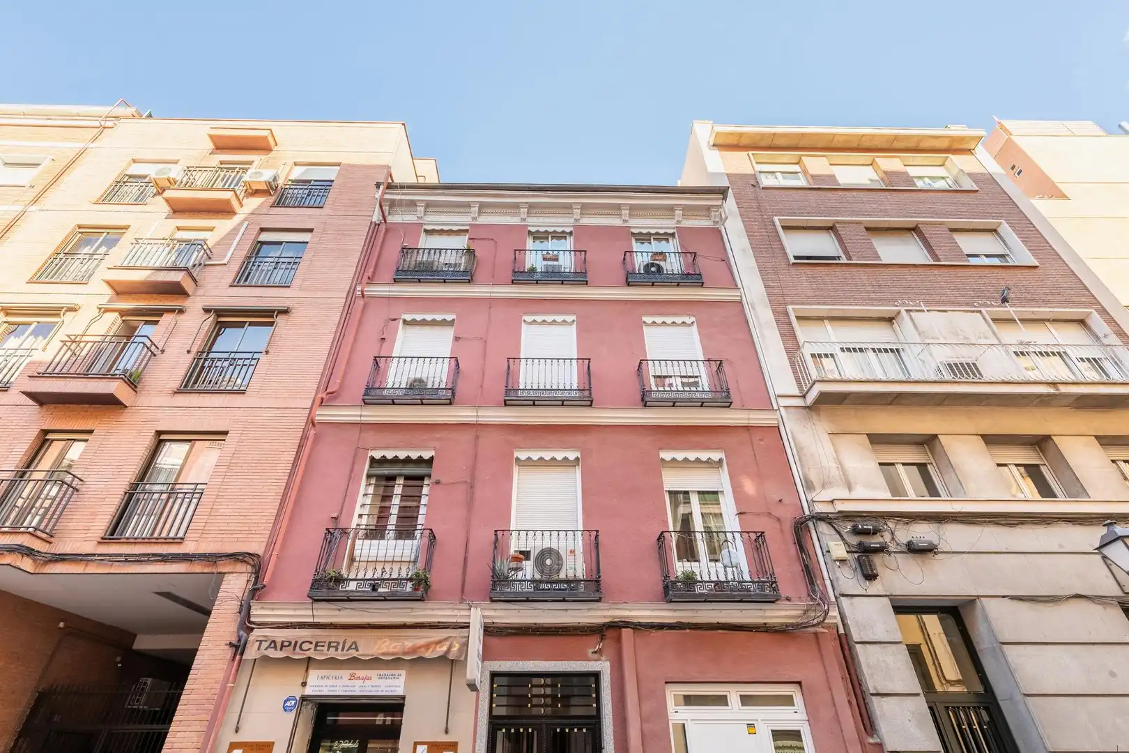 Außenansicht von Wohnungen zum Verkauf in Madrid
