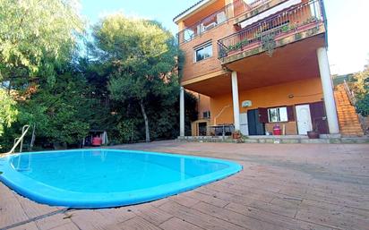 Swimming pool of House or chalet for sale in El Papiol  with Air Conditioner, Heating and Terrace