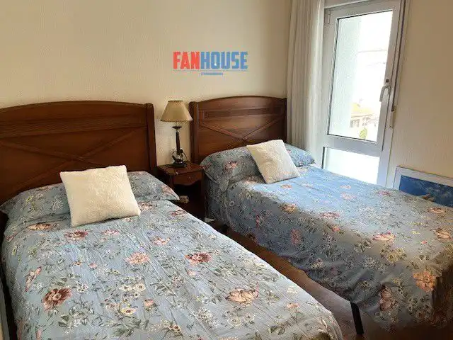 Bedroom of Flat for rent in Gijón   with Heating and Storage room