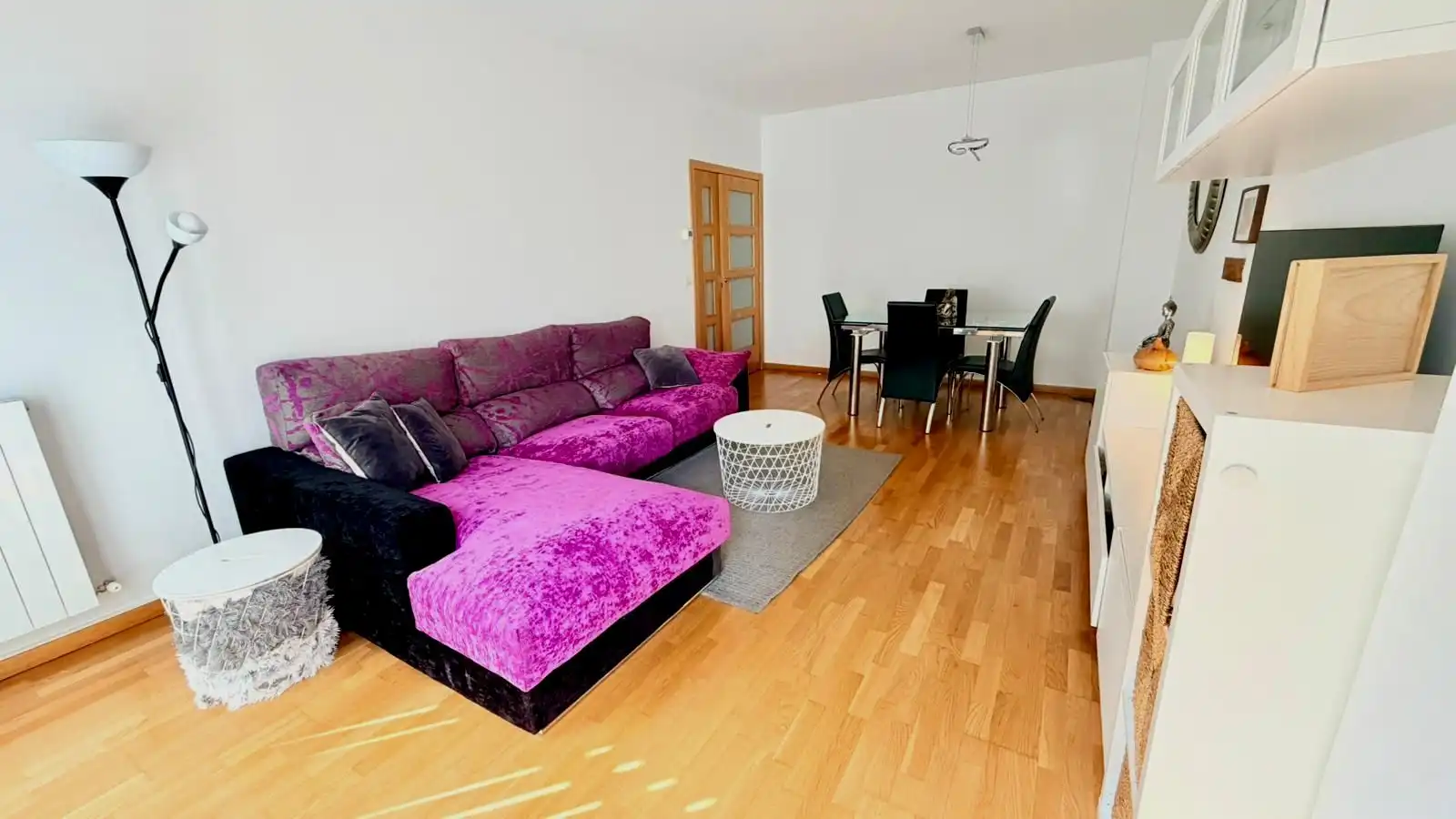 Sala de estar de Piso en venta en Vitoria - Gasteiz con Calefacción, Trastero y Amueblado