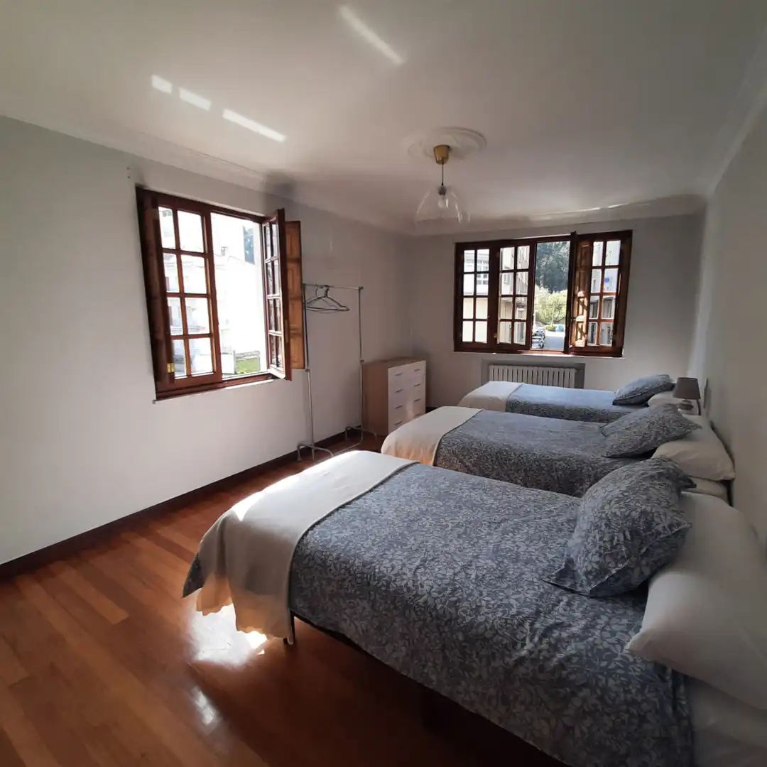 Habitación de Casa o chalet en venta en Viveiro con Calefacción, Jardín privado y Parquet