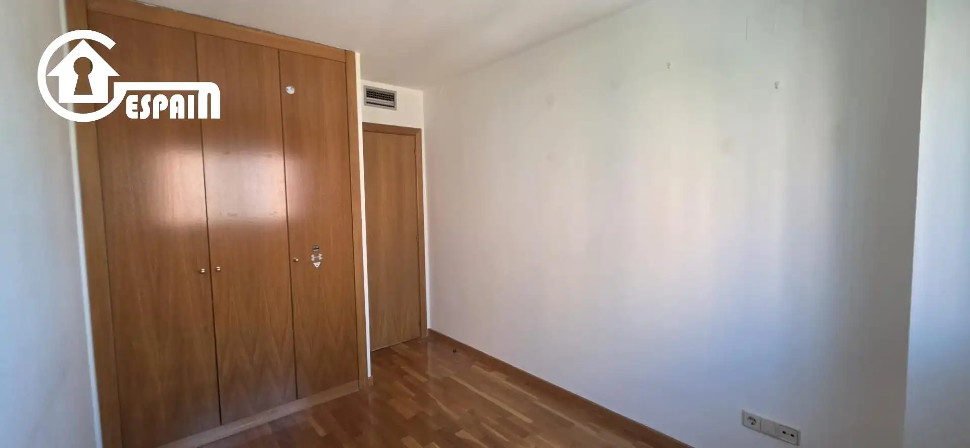 Schlafzimmer von Wohnung zum Verkauf in Madrid mit Klimaanlage, Heizung und Privatgarten