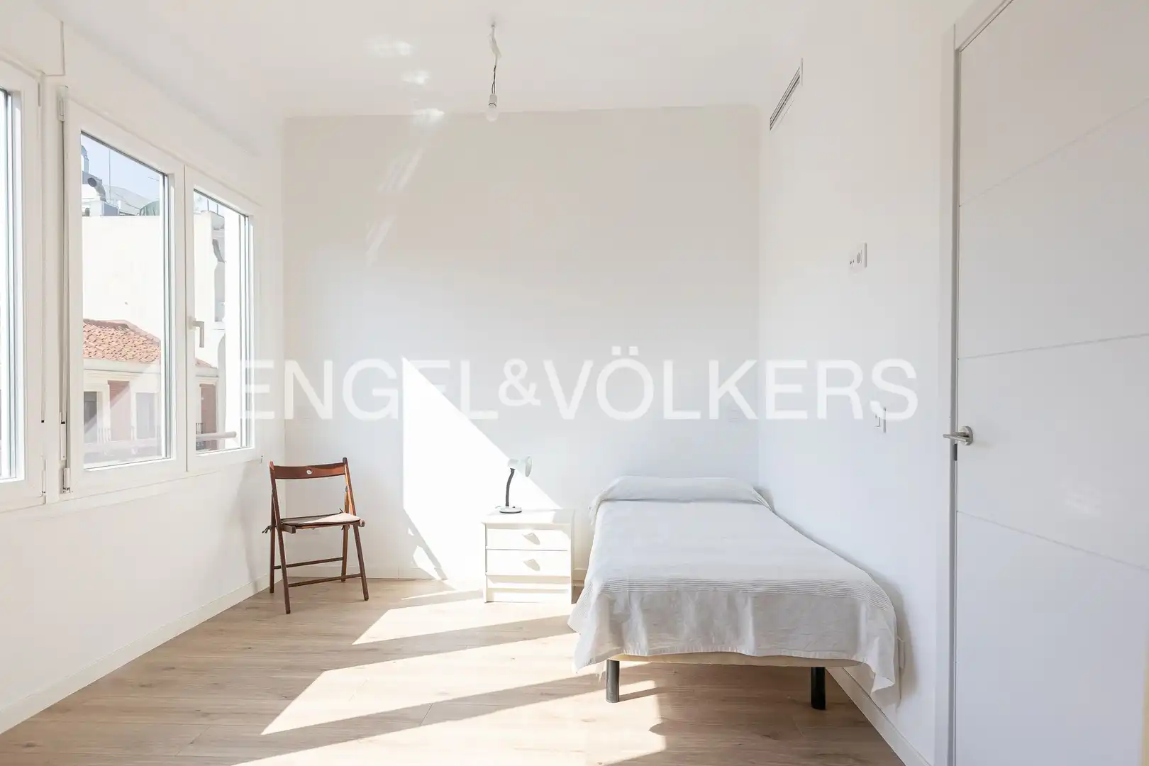 Bedroom of Flat for rent in Madrid  with Air Conditioner, Heating and Terrace