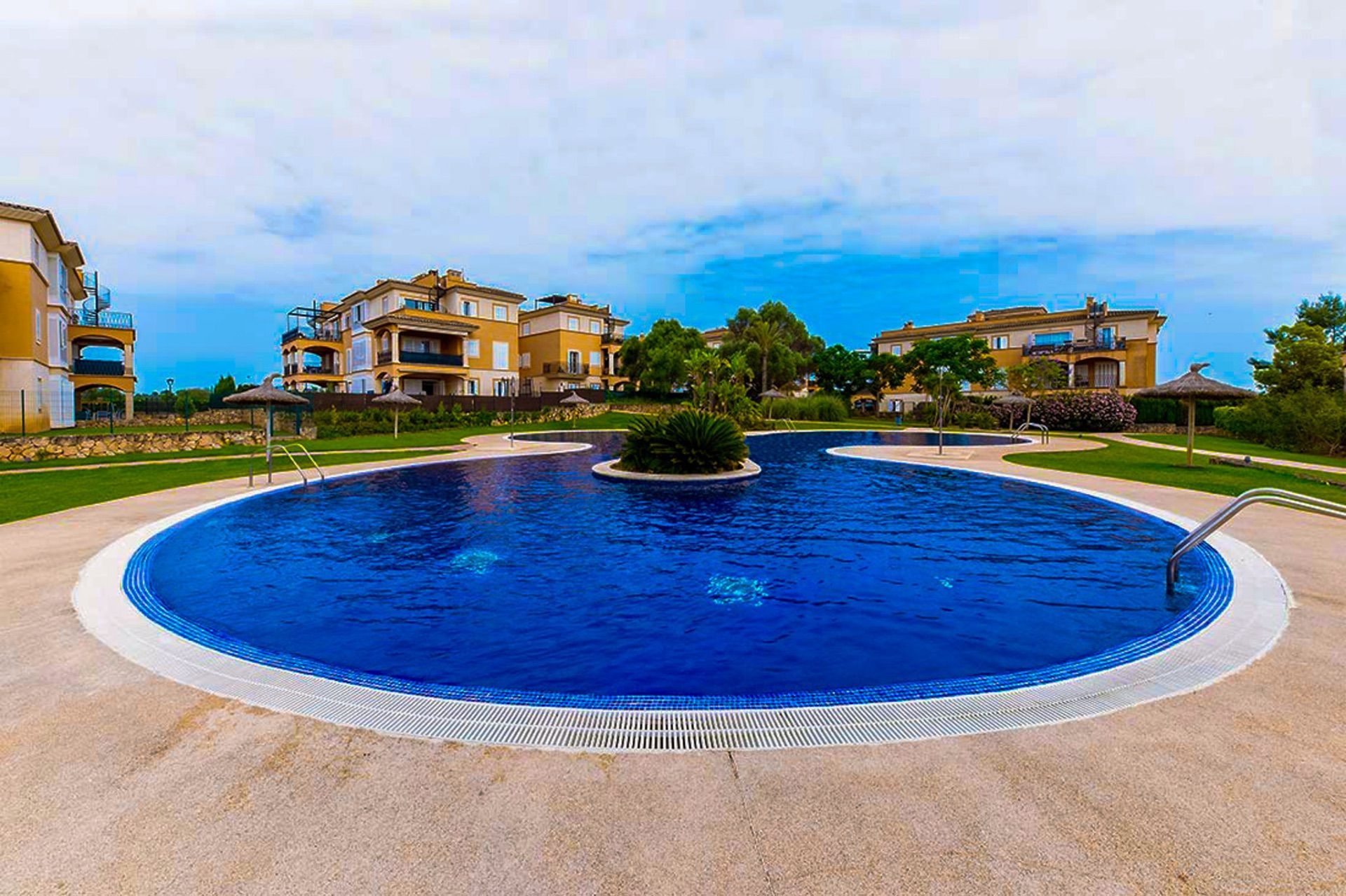 Swimming pool of Flat for sale in  Palma de Mallorca  with Air Conditioner, Terrace and Storage room