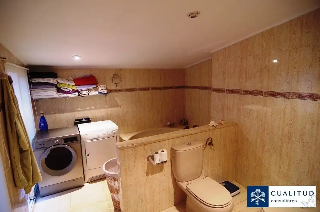 Baño de Casa o chalet en venta en Castellón de la Plana / Castelló de la Plana con Calefacción, Parquet y Terraza