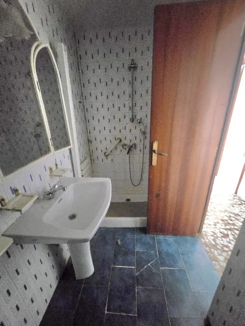 Bathroom of Flat for sale in Alaquàs  with Air Conditioner and Terrace