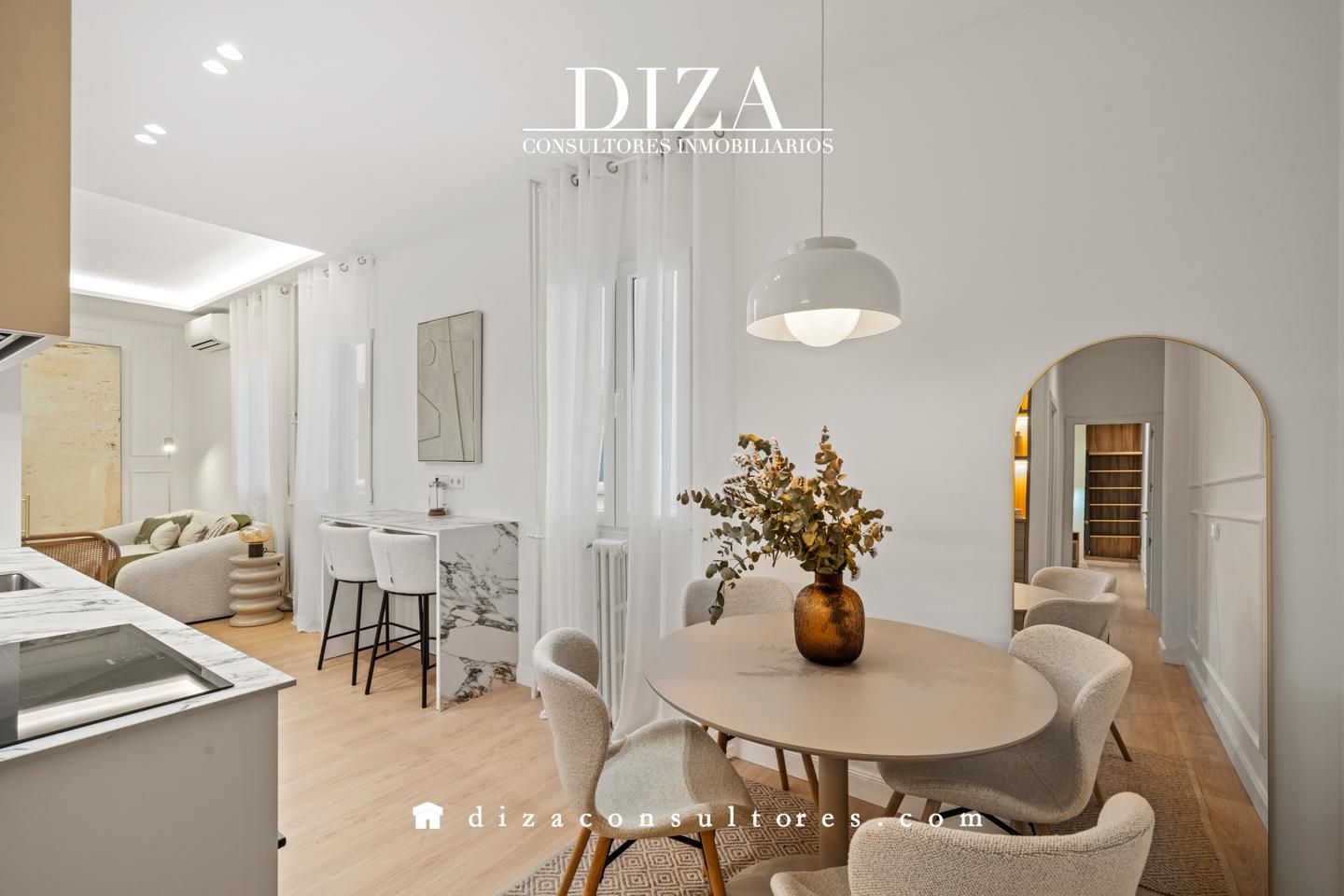 Menjador de Pis en venda en  Madrid Capital amb Aire condicionat, Calefacció i Moblat