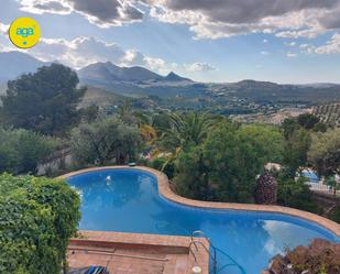 Vista exterior de Casa o xalet de lloguer en  Jaén Capital amb Aire condicionat, Terrassa i Piscina