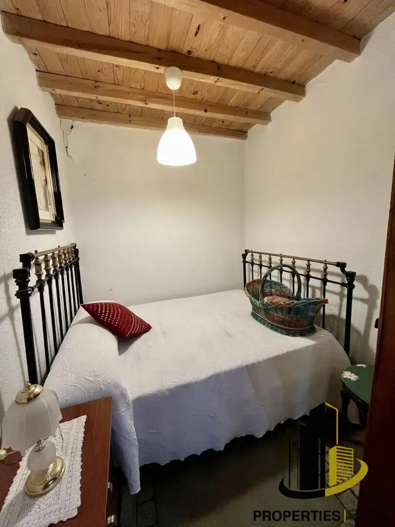 Bedroom of Houses for sale in La Tala