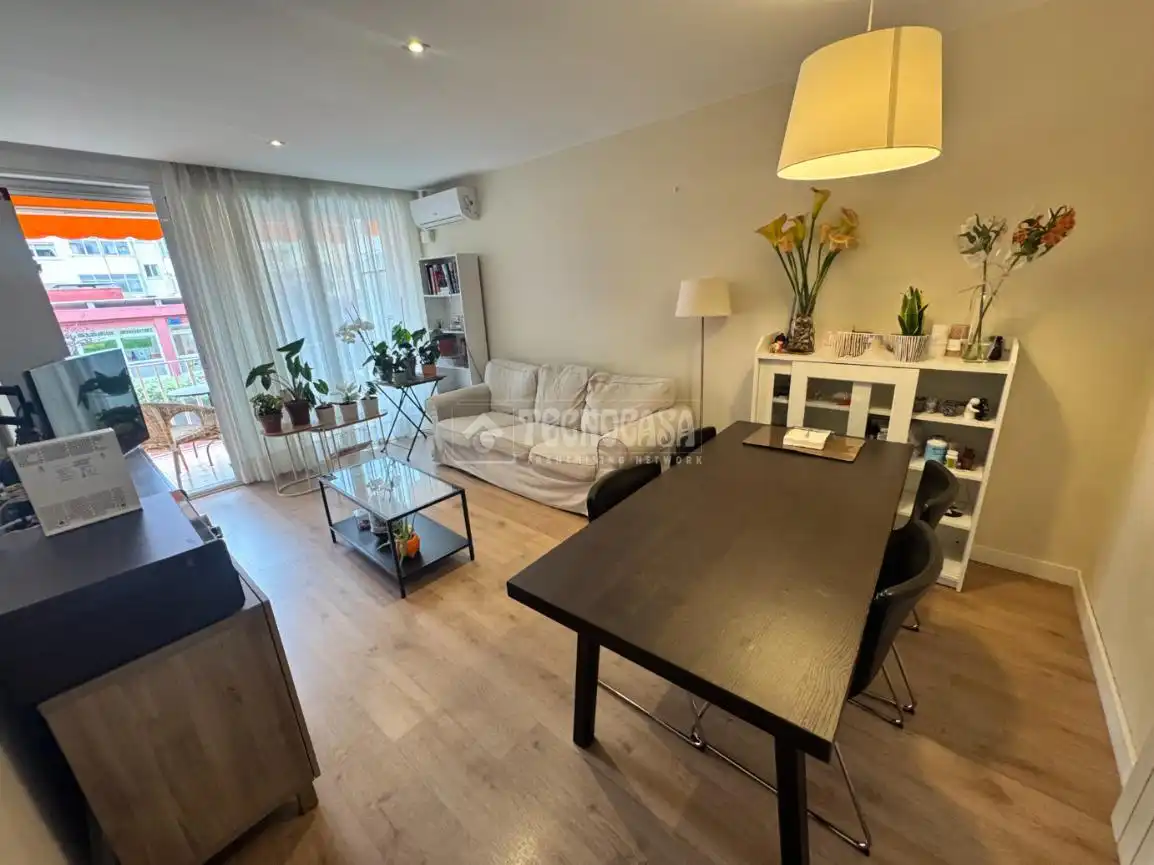 Wohnzimmer von Wohnung zum Verkauf in Barcelona mit Balkon