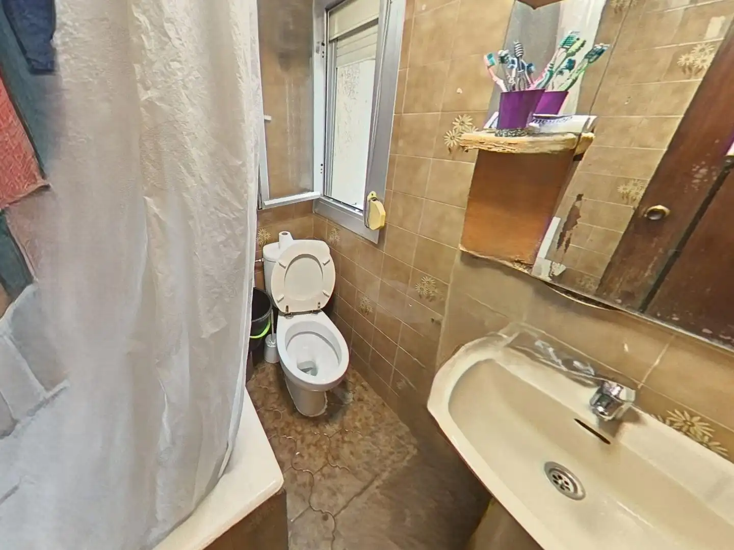 Bathroom of Flat for sale in Sabadell  with Heating