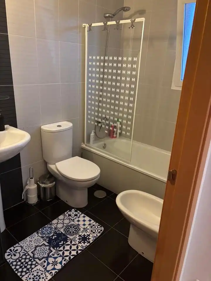 Badezimmer von Wohnung zum Verkauf in Murcia mit Klimaanlage, Terrasse und Möbliert